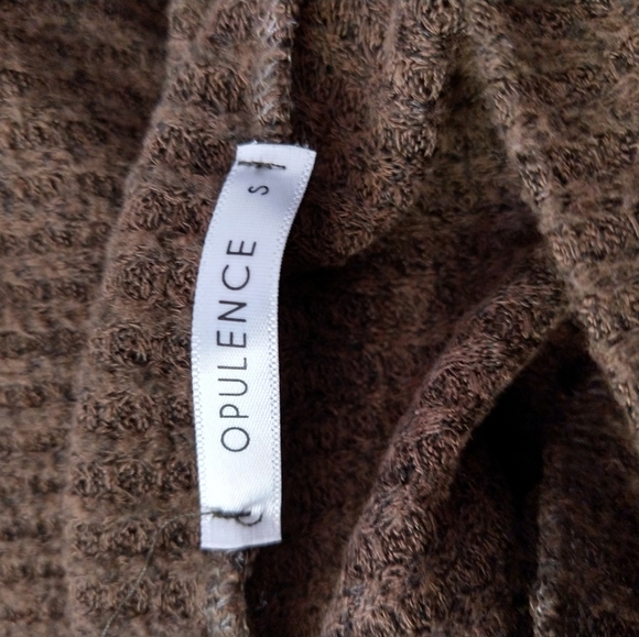 Blouse - Picture 2 of 3